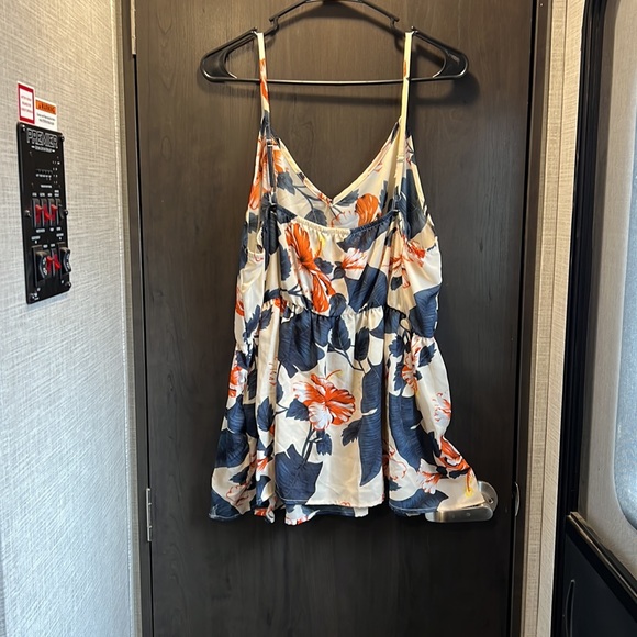 Tank top - Picture 2 of 3